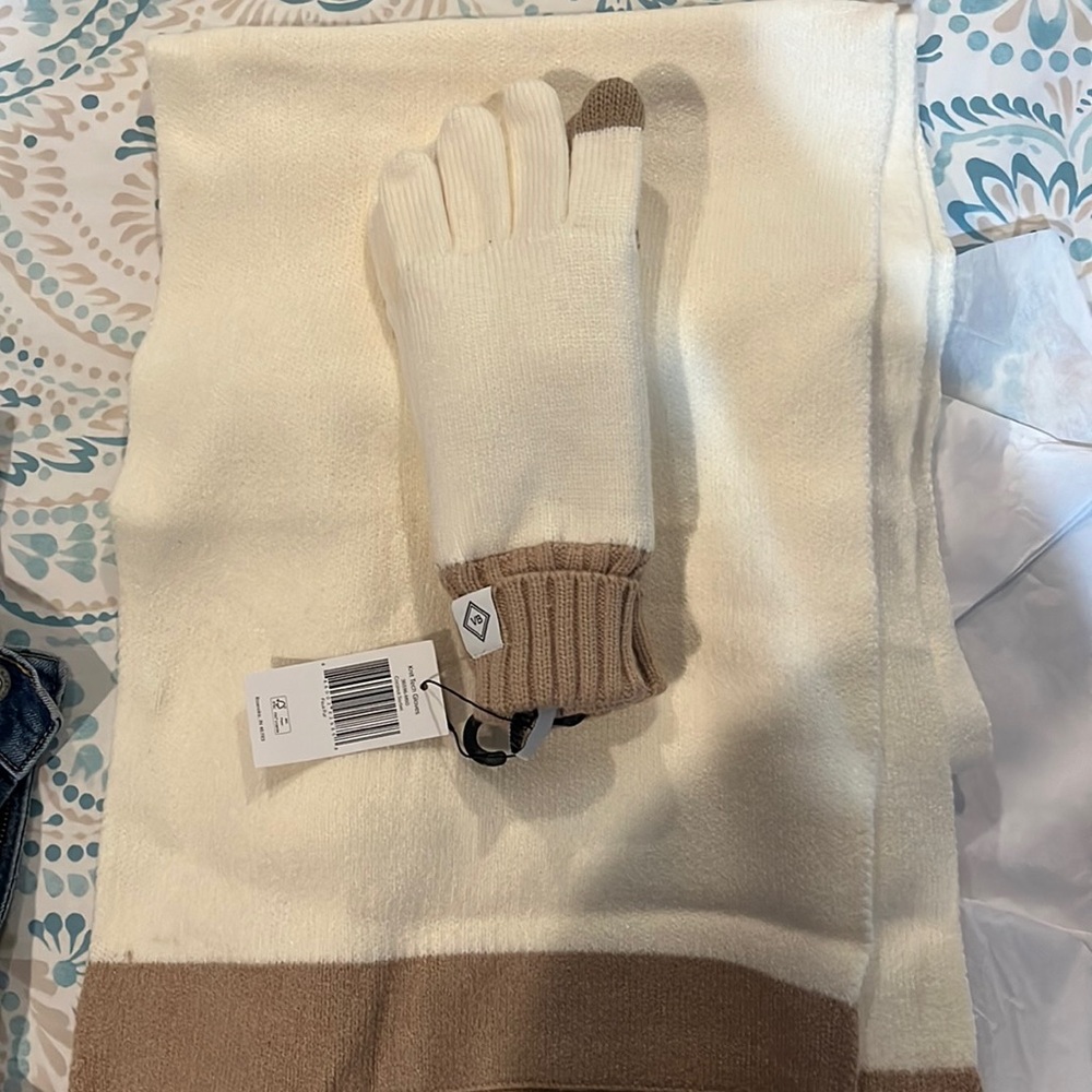 Vera Bradley Scarf and Gloves